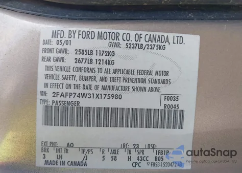 2001 Ford Crown Victoria Lx z USA, uszkodzony, nr VIN 2FAFP74W31X175980